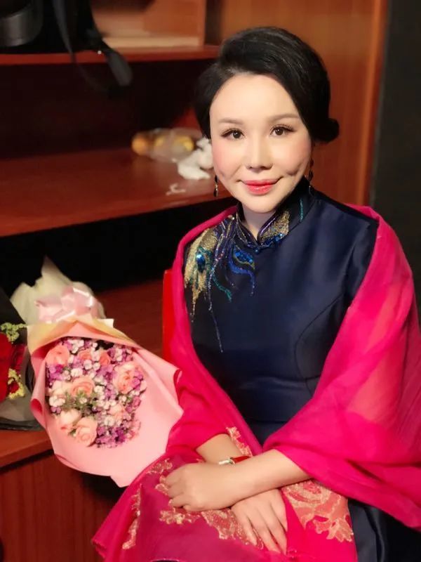 一旦一净一舞台承前启后守初心本期最美文化人嘉宾赵秀君杨光