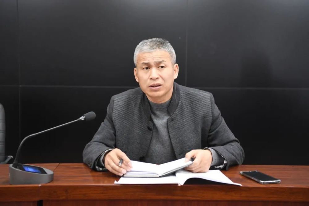 会上,医院院长曹俊伟就当前全民核酸检测工作中的场地规划,检测设备