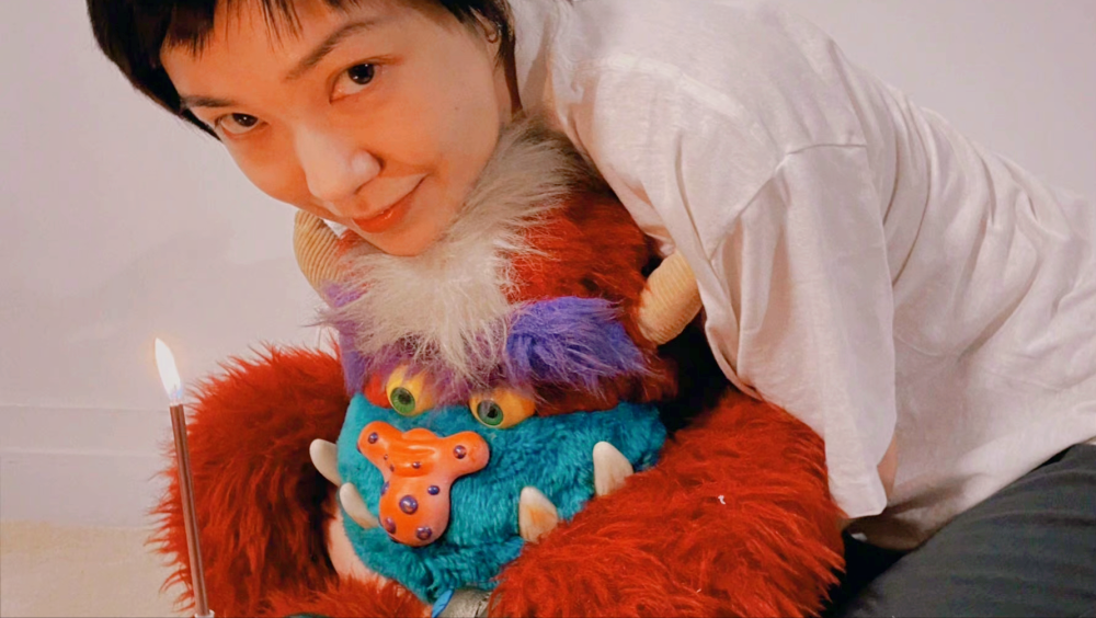 郭采洁晒照庆祝36岁生日杨幂高调送祝福