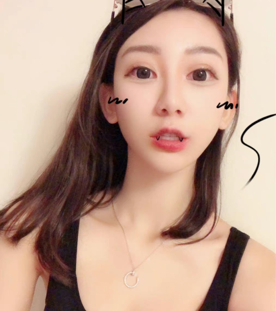 16岁拍照,27岁入狱!"陈冠希"唯一承认的前女友,她为啥这么惨?插图2