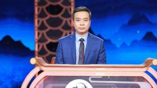 康震能书会画的一个人却受到很多人的质疑到底有没有才华