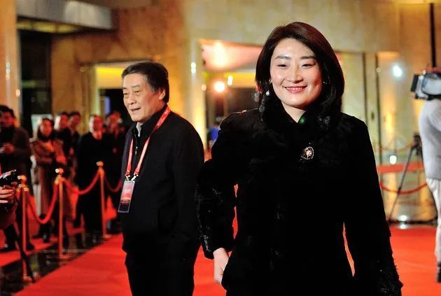 娃哈哈的中年危机与宗馥莉的挑战_腾讯新闻