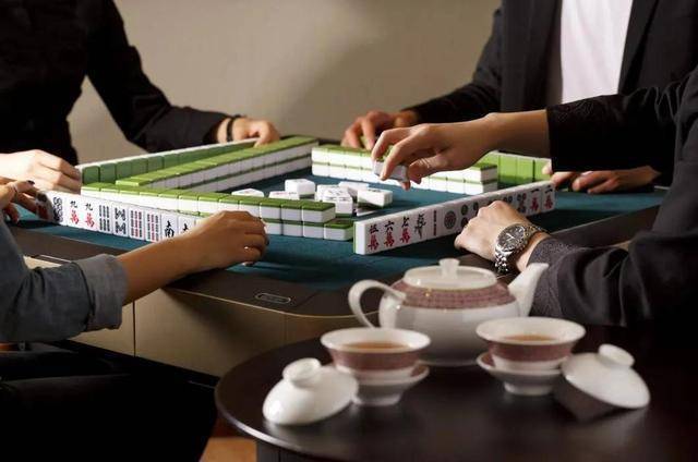 警示河南一辅警赚外快为赌场提供辅助警戒受到惩处