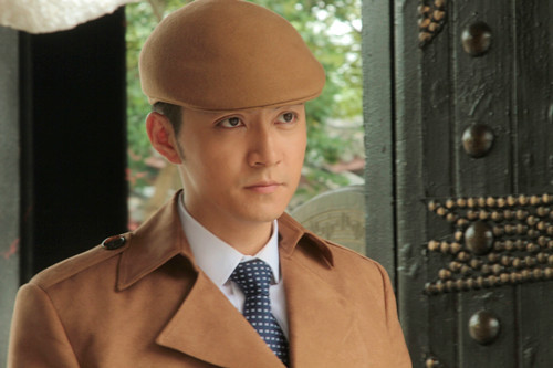 13年他在《新京华烟云》中饰演过从小体弱多病的曾家大少爷曾平亚.