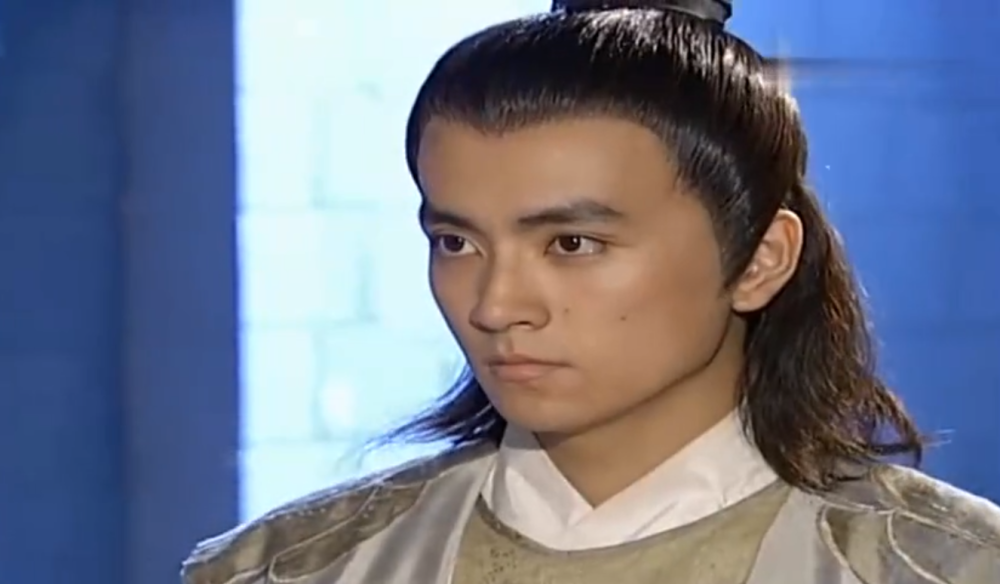 01年王驾麟就参演了个人首部电视剧《四大名捕斗将军》出道,合作的是