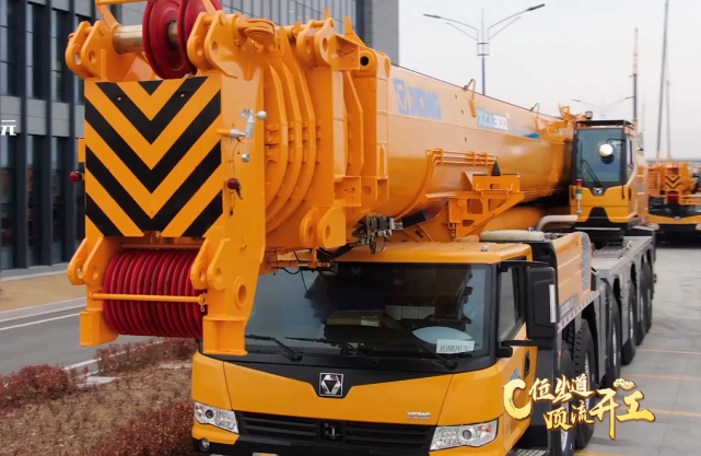 徐工xca300吨吊车战斗值升级,开工礼压轴大作!