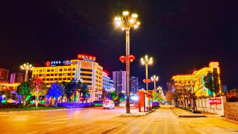 师宗一城山水一城画