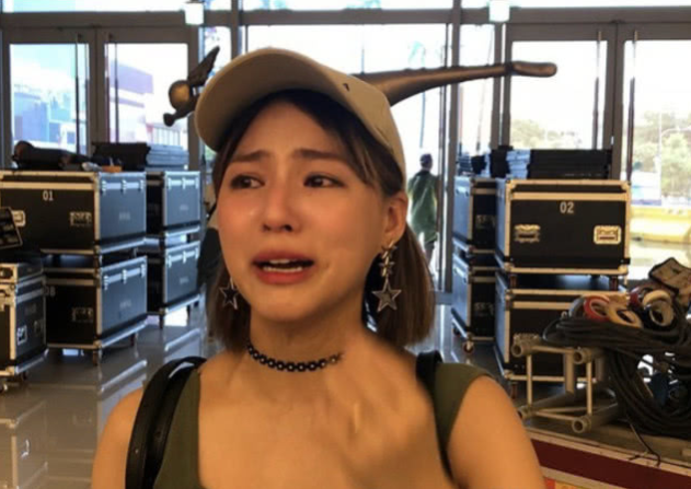 38岁林柏升公开求婚过程生日前一天向女友求婚对方激动落泪