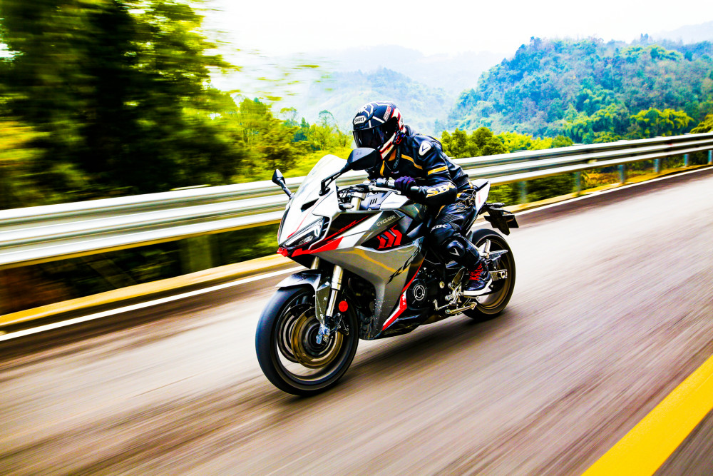 观众看好戏 车友得福利 今年有哪些国产400cc级别跑车 天天看点