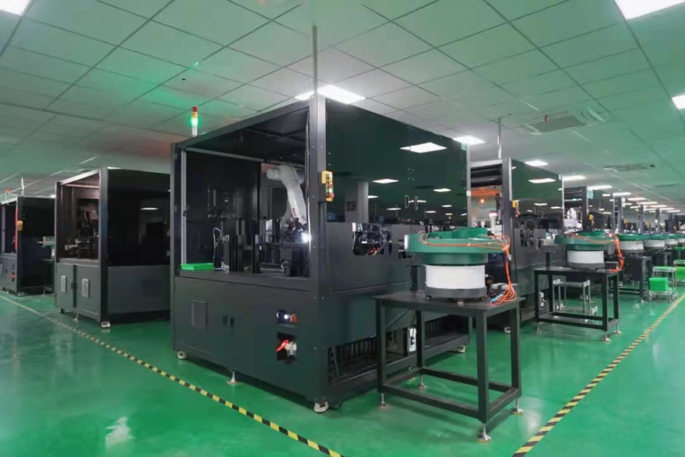 在江苏精研科技股份有限公司,本应是旺季忙碌的生产时节,检测车间却稍