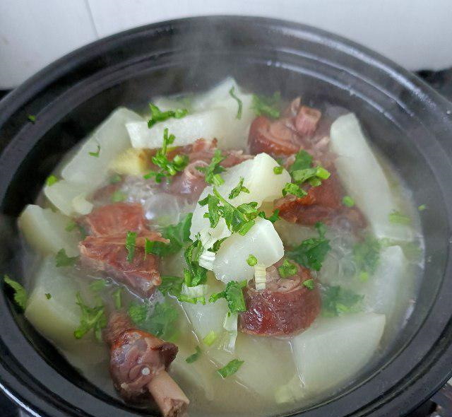 腊鸭腿萝卜煲,下饭又暖身_腾讯新闻