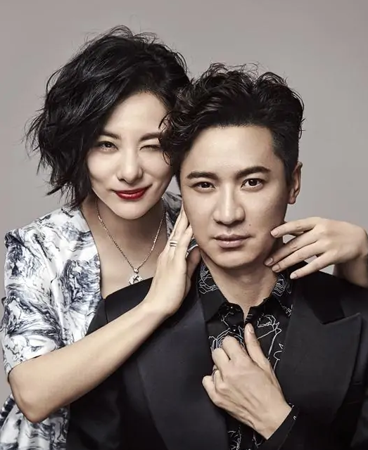 刘璇二胎女儿正面照曝光长相可爱动作标椎网友一模一样