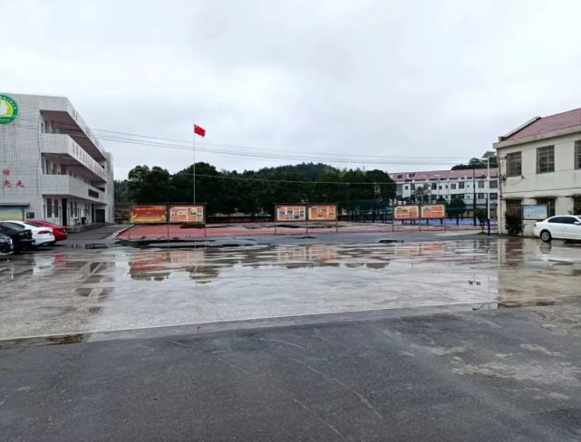 也阻挡不了孩子们爱玩的脚步老粮仓镇毛公桥中学随风潜入夜润物细无