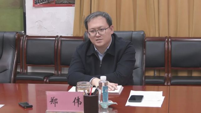 会议宣读了省市选派的高伟,李双全,王喆祥等6名挂职干部的任职决定.