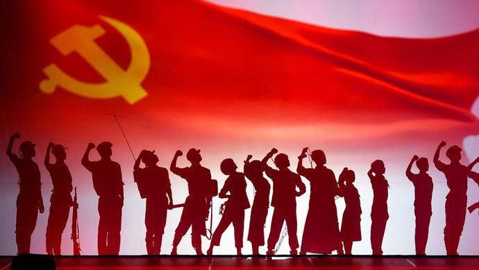 青年干部要让红色基因和革命薪火代代传承