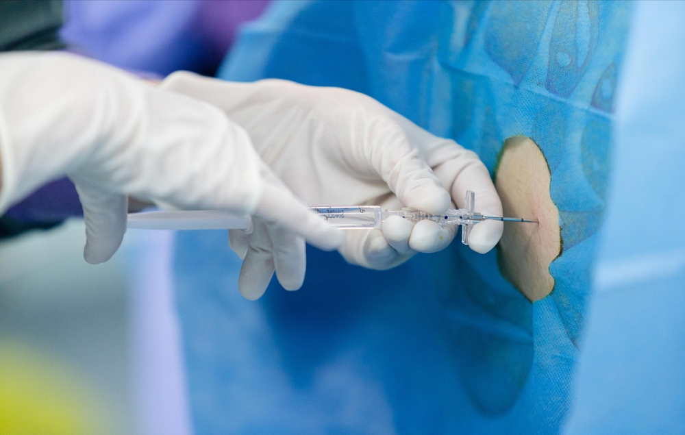 95岁老人骨折手术迫在眉睫让麻药飘上去解决了麻醉难题