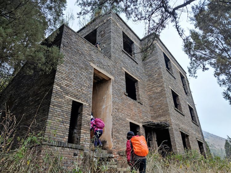 徒步百年滇越铁路之二大营村站到呈贡站走过线路最高海拔