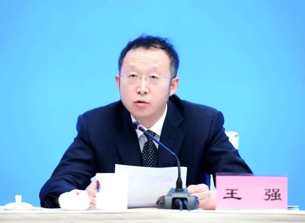 党委副书记王强宣读2021年打击成品油违法犯罪工作先进集体,优秀个人