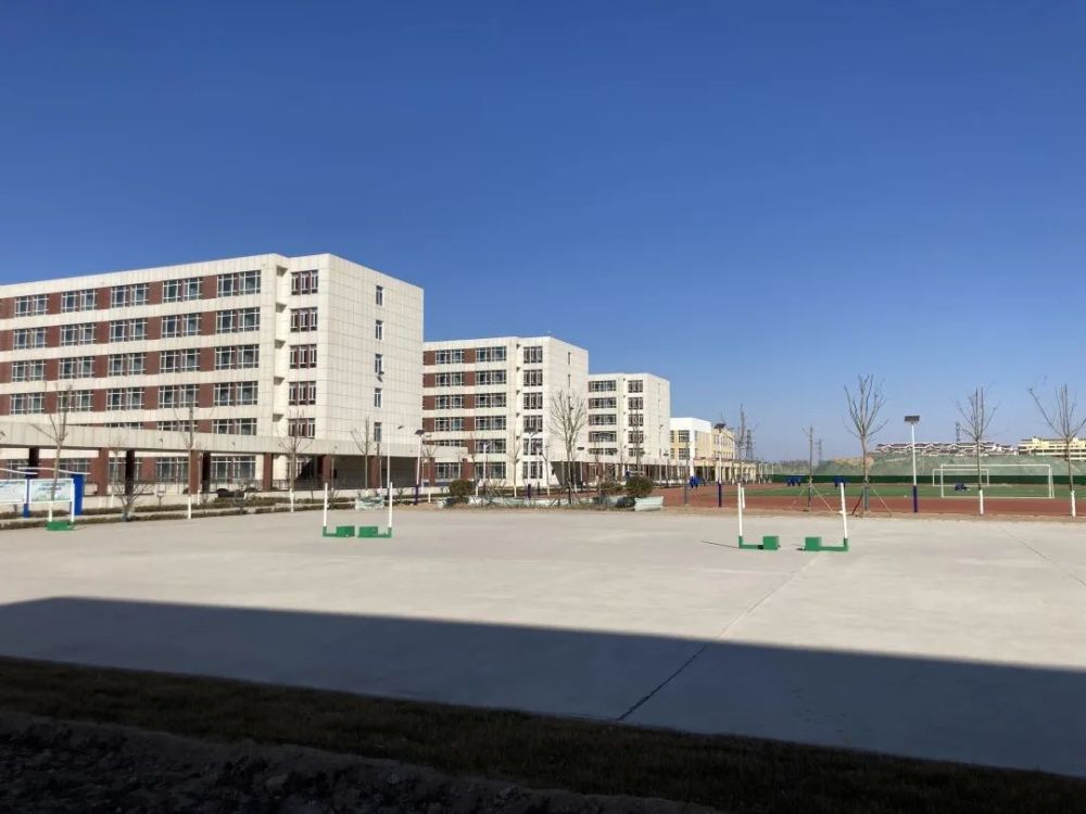 德州云天高级中学大扫除