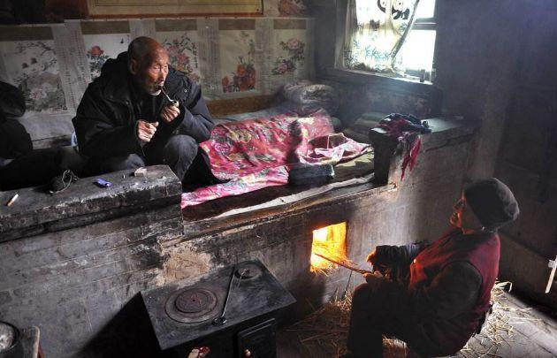 冬季还没过完农村封炕政策却要来了那老年人该怎么办