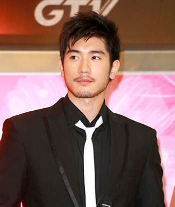 意外去世的10位明星:任娇裸死草丛,刘丹车祸身亡,高以翔最惋惜_腾讯