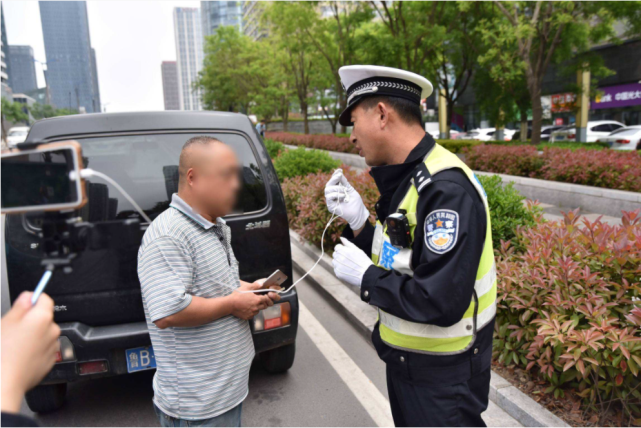 查看更多圖片 >以下15種交通違章行為是可以申訴撤銷的1,避讓特殊車輛