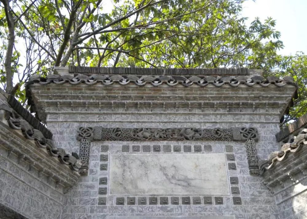 非遗神奇的花砖如花美眷的魅力花砖在您驻足回眸的那一瞬间斑驳的古墙