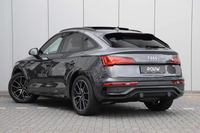 2022款奥迪q5运动版现身出厂配全运动套件车尾比x4还漂亮