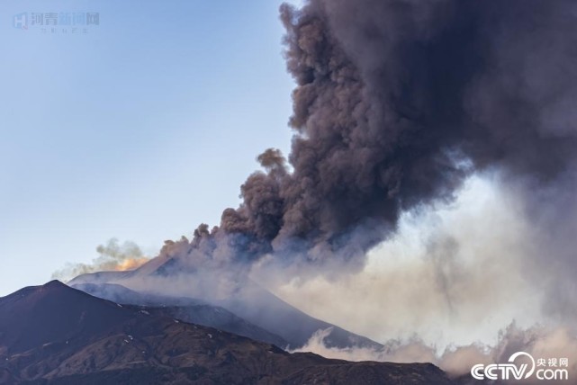 意大利埃特纳火山再次喷发