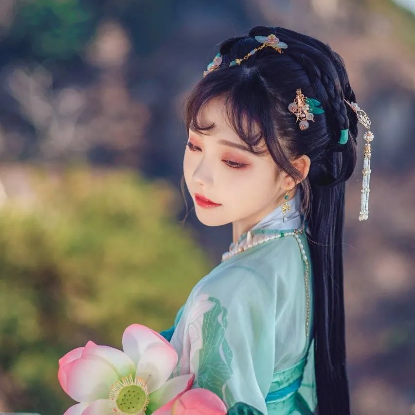 绝美古风真人女生头像_腾讯新闻