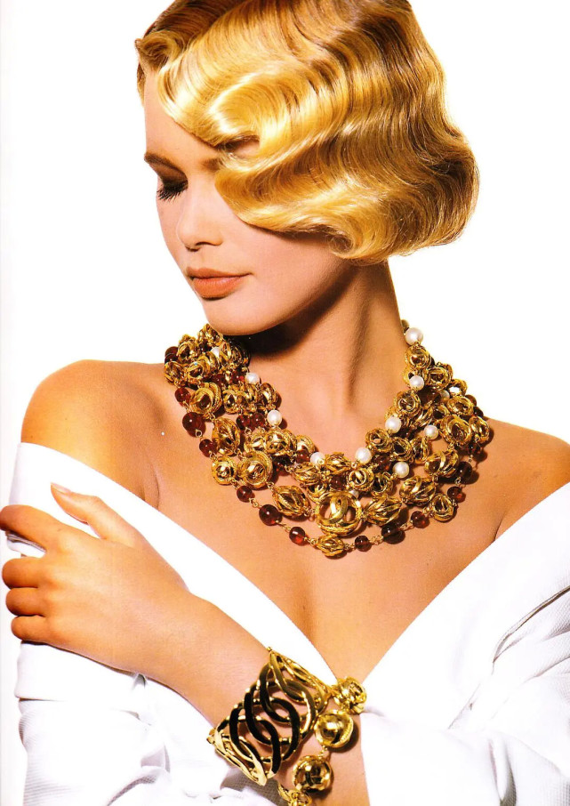 超模界的芭比:克劳迪娅·希弗,唯一的金发美人