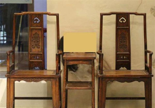 北京老汉捡回2张“破椅子”，还曾遭家人数落，29年后拍出2300万002204华锐铸钢
