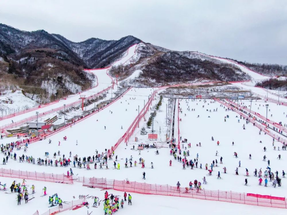重磅官宣感恩回馈照金滑雪周内69元周末99元