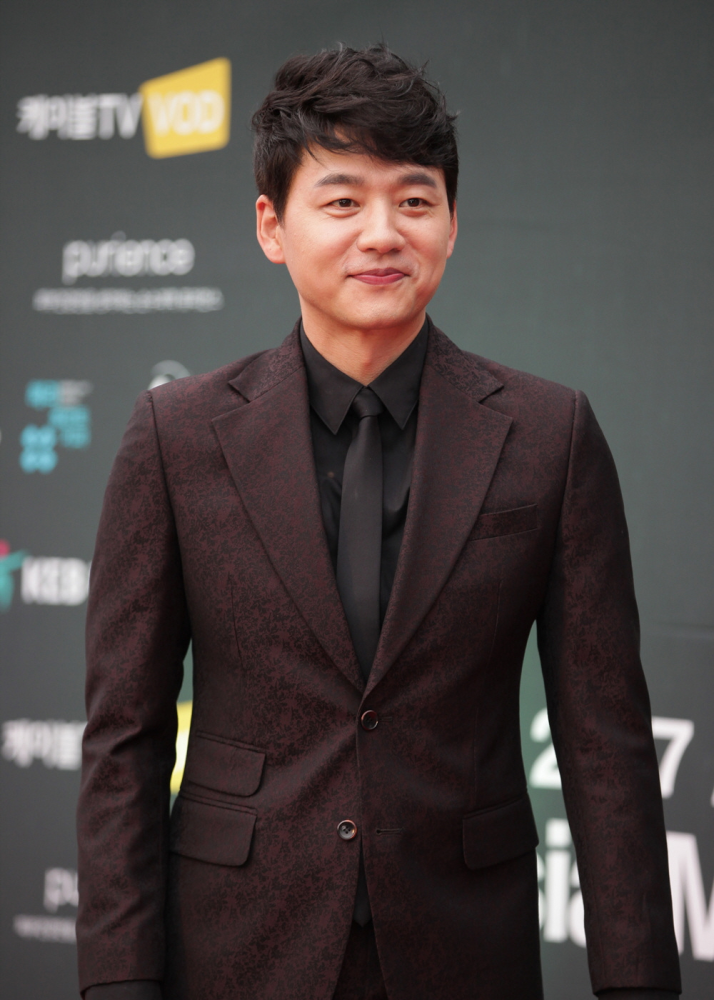 为了付饭钱,韩知名男星金承秀一个月花了1400万!