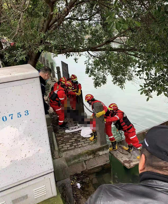 溺水身亡图片 女孩图片