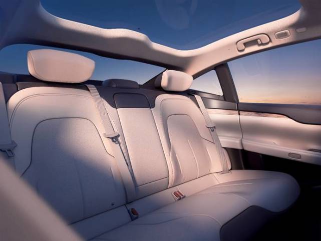 蔚来et7首次亮相长沙|蔚来et7|续航|蔚来|轿车|蔚来空间|电池包