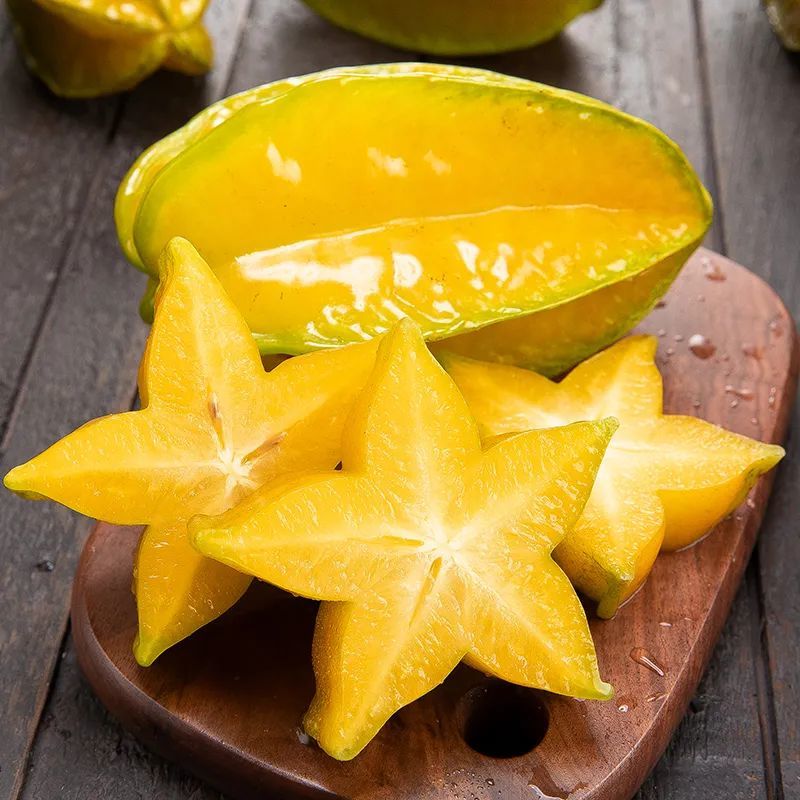 放上几天,待杨桃熟透,少了几分清爽,但是多了几分甜,像ji了芒果,柠檬