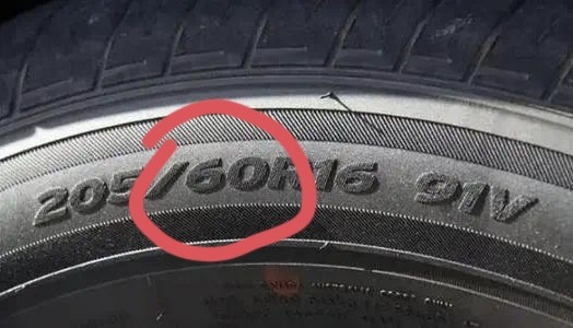 60代表的是 汽車輪胎的扁平比比如205他代表的是 輪胎的斷面寬度