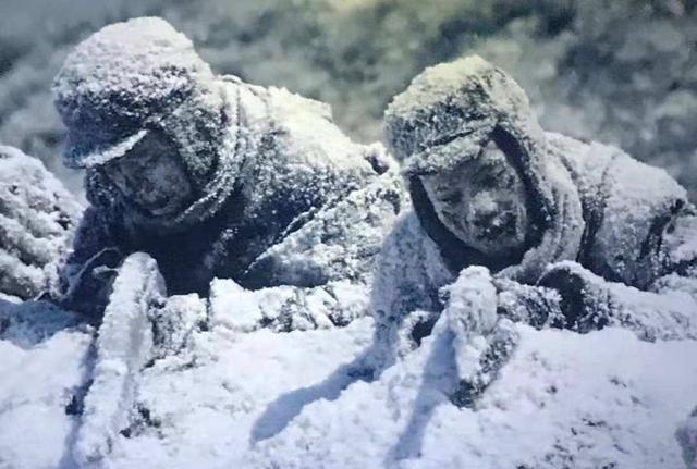 长津湖战役我军总结经验对躲在车下的美军无论生死一律补枪