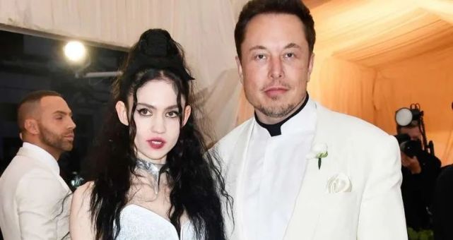 elonmusk新女友曝光分手半年秘密交往小13岁性感女星