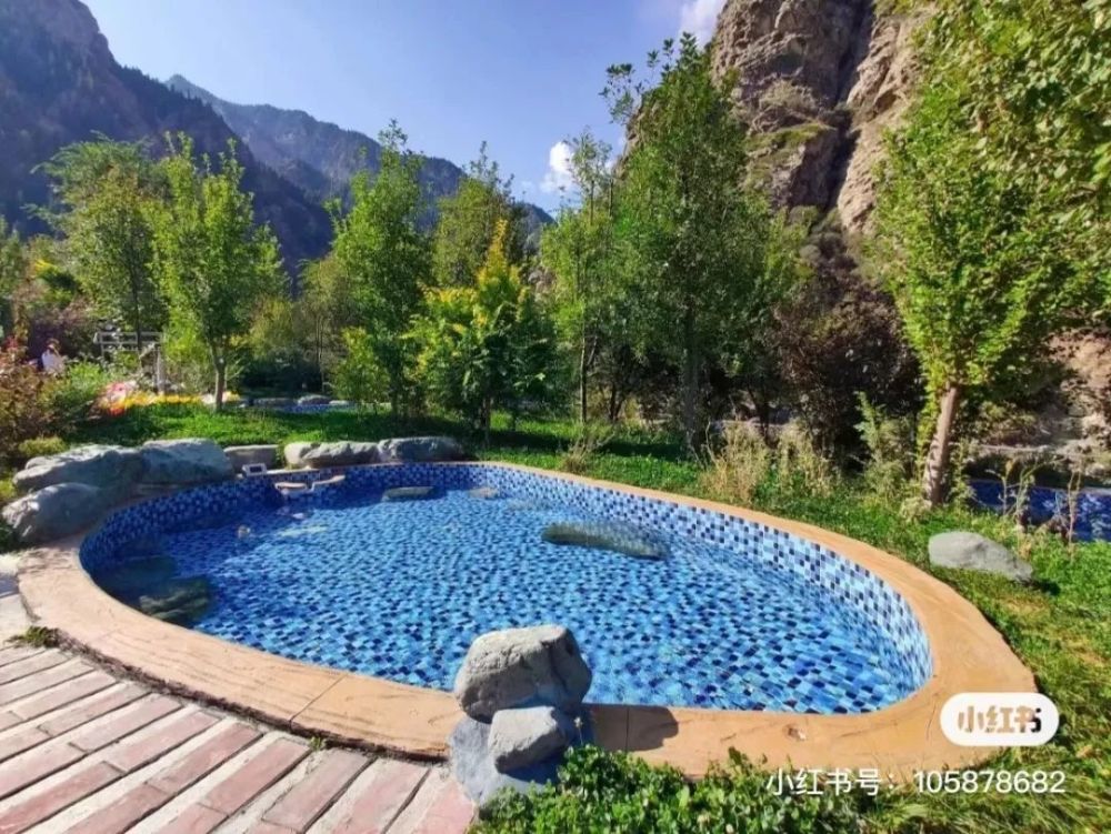 新疆拜城温泉图片