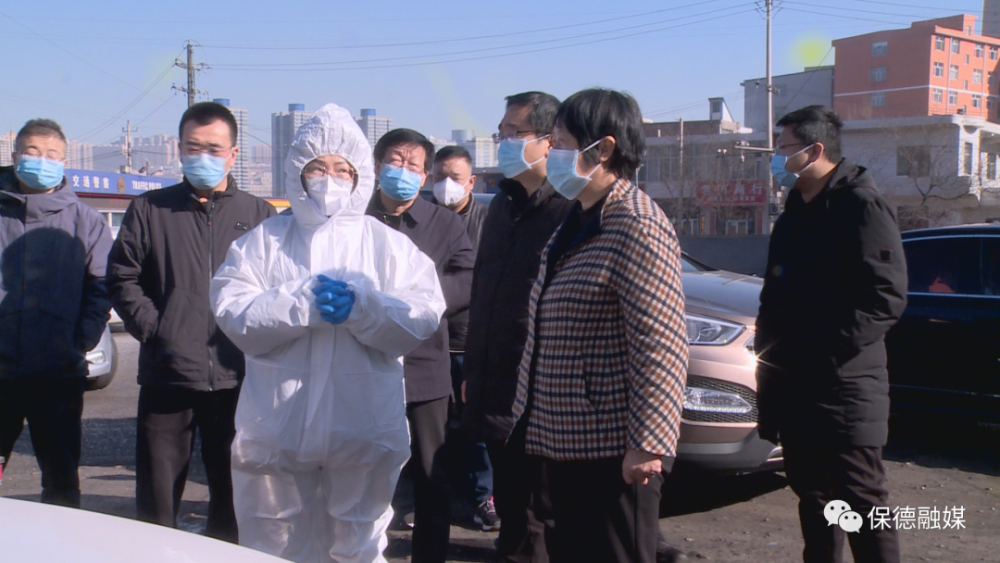 时政要闻吴润萍深入入保交通要道和县医院督导检查疫情防控工作