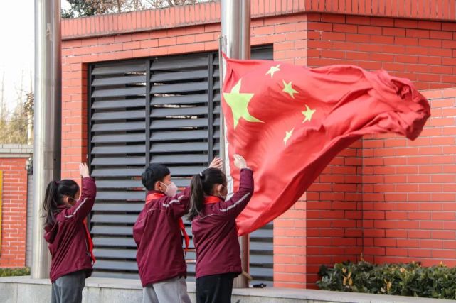 一起向未来—华中师范大学附属亚星实验学校春季开学典礼顺利举行