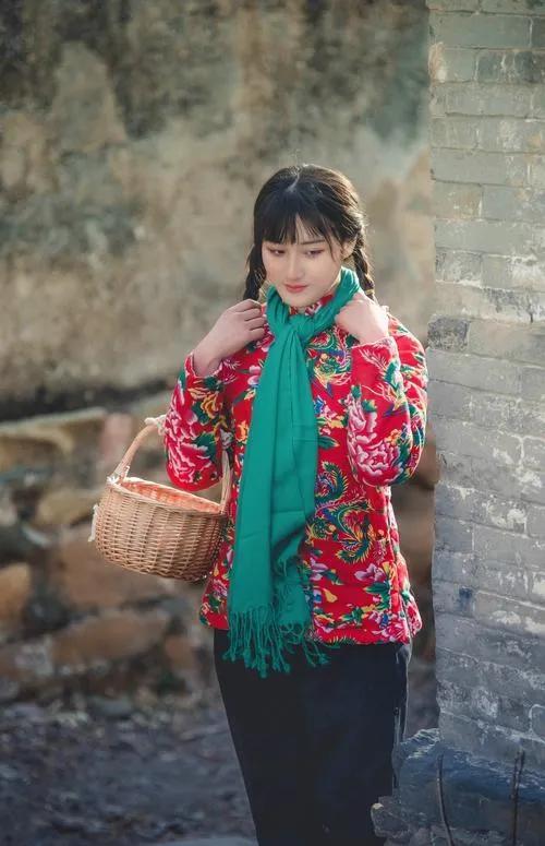 关于村里那个"小芳"的……这是上世纪九十年代一首脍炙人口的流行歌曲