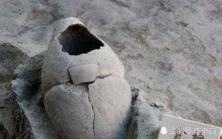 一地发现一大型古墓 属于瓮棺墓葬 年代要追溯至战国时期 腾讯新闻