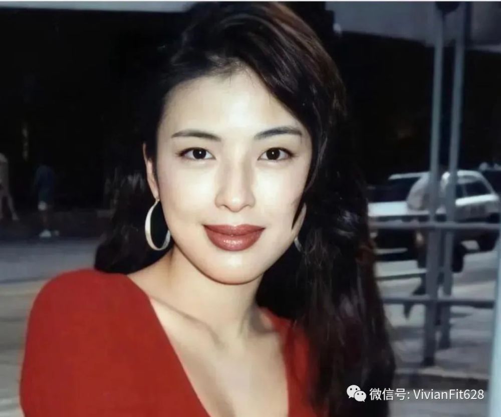 天王嫂罗美薇有多美独宠36年年轻时凭港妆登上颜值的巅峰美得不像话