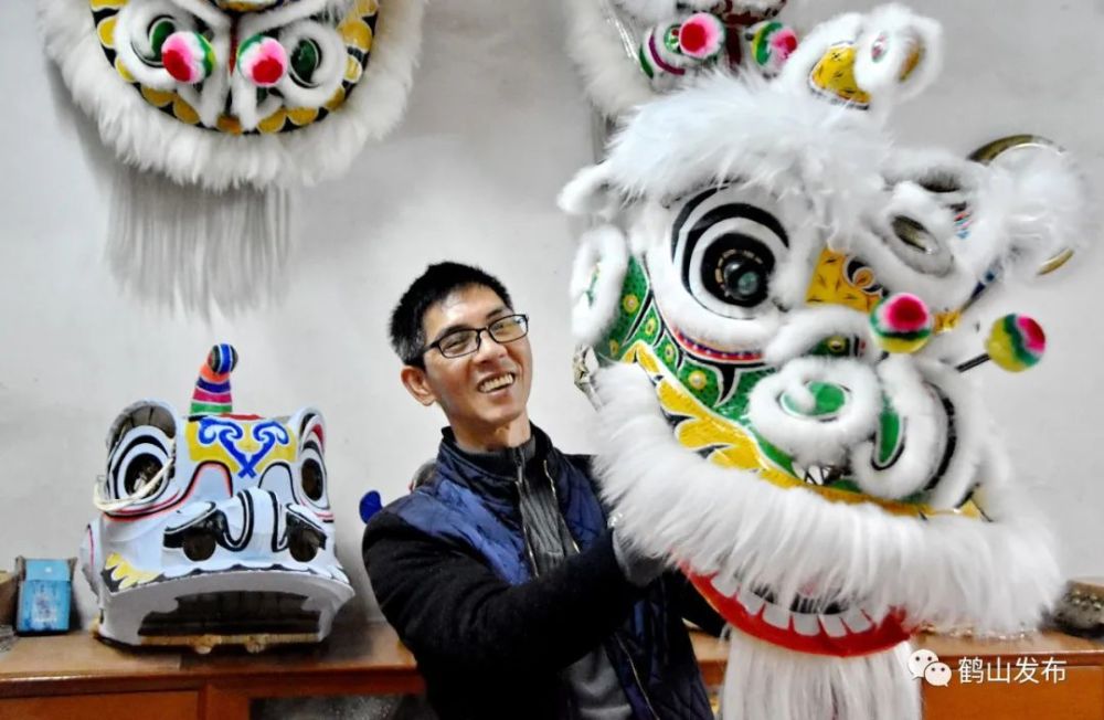 跟着冯师傅学做鹤山狮头_腾讯新闻