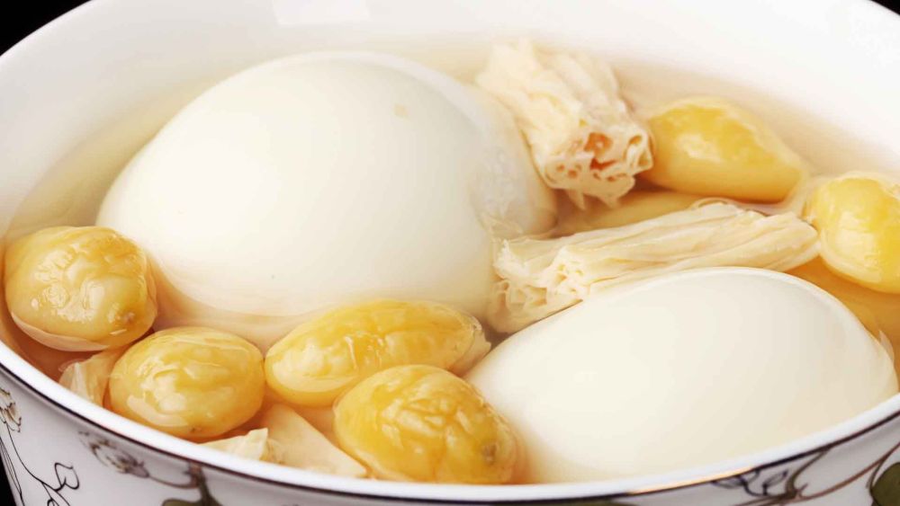 鸡蛋白果腐竹糖水,用脑过度的脑力工作者,不妨试试做这道甜品汤_腾讯