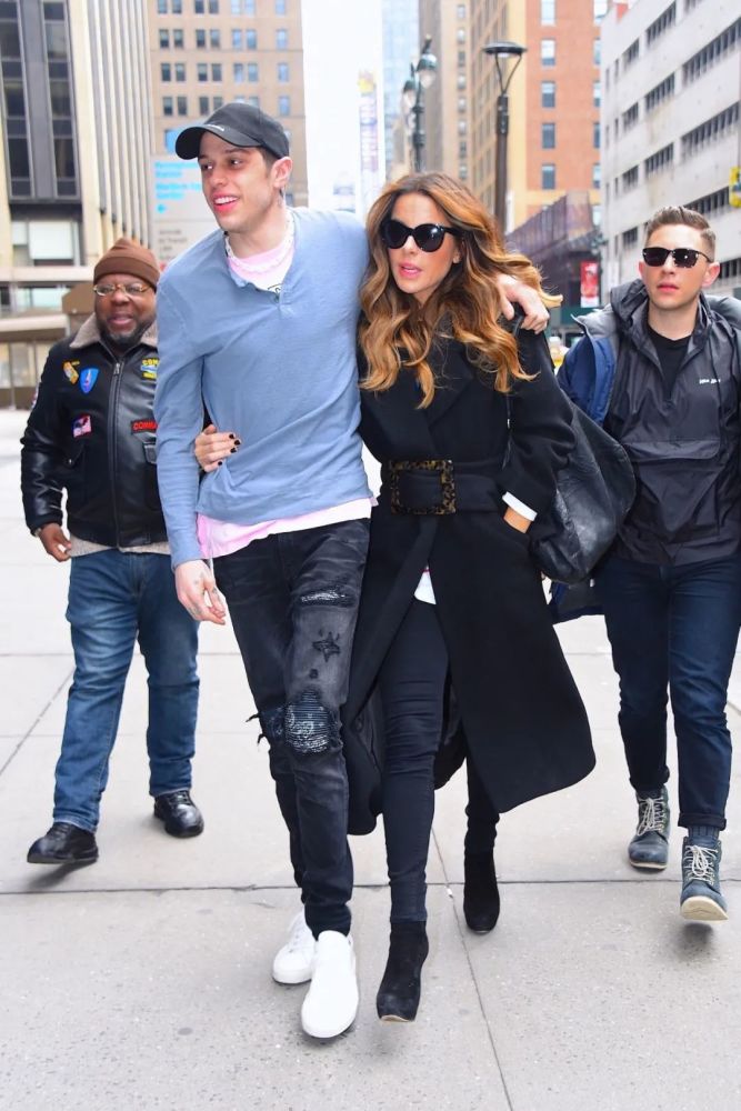 讲真的|永远不要低估既幽默又懂女人的pete davidson!_腾讯新闻