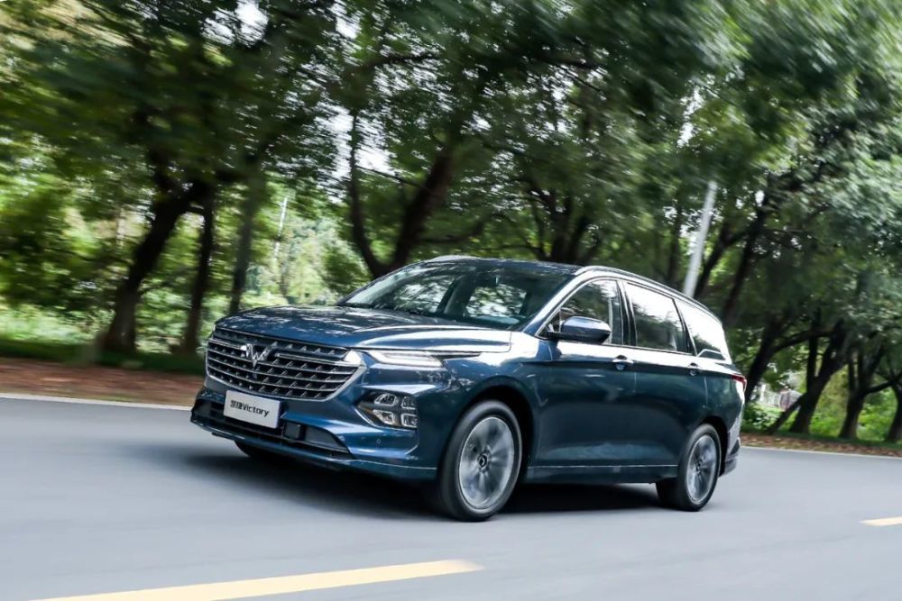 五菱银标mpv凯捷新车型上市1158万起177马力